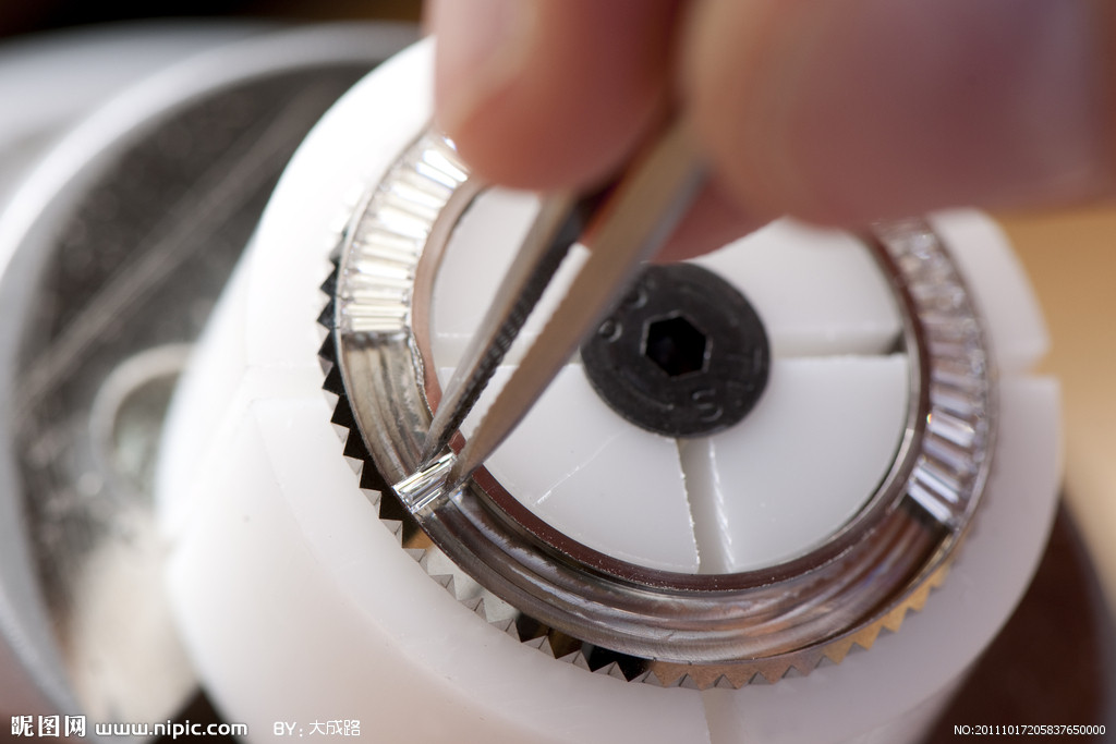 美度手表跑快（美度手表上油）